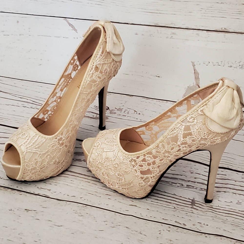 Sexy MM cream lace and mesh platform heels with bows size 39, size 9